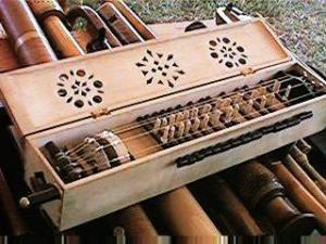 hurdy-gurdy