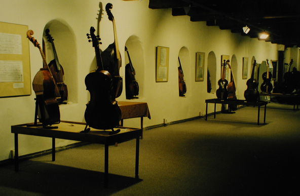 Exhibition historical musical instruments Orpheon Foundation