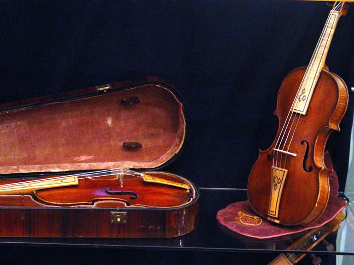 vioins: Goffriller-School and Amati