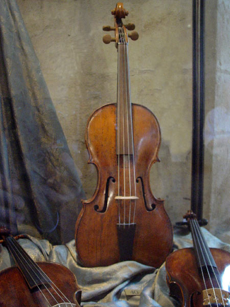viola by Johann Christoph Leidolff, Vazquez Collection, Orpheon Foundation