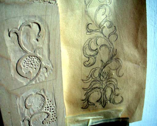 Flloral designs for the scroll and pegbox