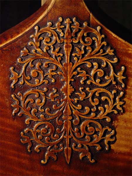Beautiful baroque links on a viola da gamba by Tielke (1683)