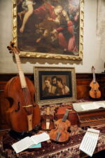 Bologna, 15/06/2020.
San Colombano - Collezione Tagliavini.
Presentazione mostra STILL ALIVE I preziosi strumenti ad arco della Collezione Vázquez. In collaborazione con ORPHEON FOUNDATION - Patrimonio della cultura musicale occidentale. Oltre 200 tra strumenti storici ad arco ed archetti originali provenienti dalla collezione del Prof. José Vàzquez. Gli strumenti, databili dal 1550 al 1780, sono tutti restaurati alle loro condizioni originali.
Foto Paolo Righi