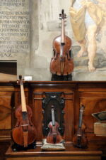 Bologna, 15/06/2020.
San Colombano - Collezione Tagliavini.
Presentazione mostra STILL ALIVE I preziosi strumenti ad arco della Collezione Vázquez. In collaborazione con ORPHEON FOUNDATION - Patrimonio della cultura musicale occidentale. Oltre 200 tra strumenti storici ad arco ed archetti originali provenienti dalla collezione del Prof. José Vàzquez. Gli strumenti, databili dal 1550 al 1780, sono tutti restaurati alle loro condizioni originali.
Foto Paolo Righi