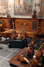 Bologna, 15/06/2020.
San Colombano - Collezione Tagliavini.
Presentazione mostra STILL ALIVE I preziosi strumenti ad arco della Collezione Vázquez. In collaborazione con ORPHEON FOUNDATION - Patrimonio della cultura musicale occidentale. Oltre 200 tra strumenti storici ad arco ed archetti originali provenienti dalla collezione del Prof. José Vàzquez. Gli strumenti, databili dal 1550 al 1780, sono tutti restaurati alle loro condizioni originali.
Foto Paolo Righi