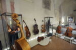 Bologna, 15/06/2020.
San Colombano - Collezione Tagliavini.
Presentazione mostra STILL ALIVE I preziosi strumenti ad arco della Collezione Vázquez. In collaborazione con ORPHEON FOUNDATION - Patrimonio della cultura musicale occidentale. Oltre 200 tra strumenti storici ad arco ed archetti originali provenienti dalla collezione del Prof. José Vàzquez. Gli strumenti, databili dal 1550 al 1780, sono tutti restaurati alle loro condizioni originali.
Foto Paolo Righi