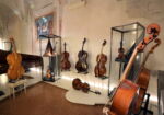 Bologna, 15/06/2020.
San Colombano - Collezione Tagliavini.
Presentazione mostra STILL ALIVE I preziosi strumenti ad arco della Collezione Vázquez. In collaborazione con ORPHEON FOUNDATION - Patrimonio della cultura musicale occidentale. Oltre 200 tra strumenti storici ad arco ed archetti originali provenienti dalla collezione del Prof. José Vàzquez. Gli strumenti, databili dal 1550 al 1780, sono tutti restaurati alle loro condizioni originali.
Foto Paolo Righi