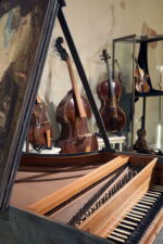 Bologna, 15/06/2020.
San Colombano - Collezione Tagliavini.
Presentazione mostra STILL ALIVE I preziosi strumenti ad arco della Collezione Vázquez. In collaborazione con ORPHEON FOUNDATION - Patrimonio della cultura musicale occidentale. Oltre 200 tra strumenti storici ad arco ed archetti originali provenienti dalla collezione del Prof. José Vàzquez. Gli strumenti, databili dal 1550 al 1780, sono tutti restaurati alle loro condizioni originali.
Foto Paolo Righi