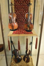 Bologna, 15/06/2020.
San Colombano - Collezione Tagliavini.
Presentazione mostra STILL ALIVE I preziosi strumenti ad arco della Collezione Vázquez. In collaborazione con ORPHEON FOUNDATION - Patrimonio della cultura musicale occidentale. Oltre 200 tra strumenti storici ad arco ed archetti originali provenienti dalla collezione del Prof. José Vàzquez. Gli strumenti, databili dal 1550 al 1780, sono tutti restaurati alle loro condizioni originali.
Foto Paolo Righi