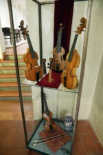 Bologna, 15/06/2020.
San Colombano - Collezione Tagliavini.
Presentazione mostra STILL ALIVE I preziosi strumenti ad arco della Collezione Vázquez. In collaborazione con ORPHEON FOUNDATION - Patrimonio della cultura musicale occidentale. Oltre 200 tra strumenti storici ad arco ed archetti originali provenienti dalla collezione del Prof. José Vàzquez. Gli strumenti, databili dal 1550 al 1780, sono tutti restaurati alle loro condizioni originali.
Foto Paolo Righi