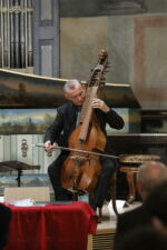 Bologna, 15/06/2020.
San Colombano - Collezione Tagliavini.
Presentazione mostra STILL ALIVE I preziosi strumenti ad arco della Collezione Vázquez. In collaborazione con ORPHEON FOUNDATION - Patrimonio della cultura musicale occidentale. Oltre 200 tra strumenti storici ad arco ed archetti originali provenienti dalla collezione del Prof. José Vàzquez. Gli strumenti, databili dal 1550 al 1780, sono tutti restaurati alle loro condizioni originali.
José Vázquez Direttore della Orpheon Foundation, proprietario della collezione e curatore della mostra.
Foto Paolo Righi
