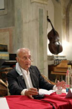 Bologna, 15/06/2020.
San Colombano - Collezione Tagliavini.
Presentazione mostra STILL ALIVE I preziosi strumenti ad arco della Collezione Vázquez. In collaborazione con ORPHEON FOUNDATION - Patrimonio della cultura musicale occidentale. Oltre 200 tra strumenti storici ad arco ed archetti originali provenienti dalla collezione del Prof. José Vàzquez. Gli strumenti, databili dal 1550 al 1780, sono tutti restaurati alle loro condizioni originali.
Fabio Roversi-Monaco Presidente Genus Bononiae. Musei nella città.
José Vázquez Direttore della Orpheon Foundation, proprietario della collezione e curatore della mostra.
Liuwe Tamminga Curatore della Collezione Tagliavini, San Colombano.
Marc Vanscheeuwijck Professore di Musicologia all’Università di Oregon (USA).
Foto Paolo Righi