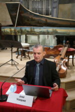 Bologna, 15/06/2020.
San Colombano - Collezione Tagliavini.
Presentazione mostra STILL ALIVE I preziosi strumenti ad arco della Collezione Vázquez. In collaborazione con ORPHEON FOUNDATION - Patrimonio della cultura musicale occidentale. Oltre 200 tra strumenti storici ad arco ed archetti originali provenienti dalla collezione del Prof. José Vàzquez. Gli strumenti, databili dal 1550 al 1780, sono tutti restaurati alle loro condizioni originali.
Fabio Roversi-Monaco Presidente Genus Bononiae. Musei nella città.
José Vázquez Direttore della Orpheon Foundation, proprietario della collezione e curatore della mostra.
Liuwe Tamminga Curatore della Collezione Tagliavini, San Colombano.
Marc Vanscheeuwijck Professore di Musicologia all’Università di Oregon (USA).
Foto Paolo Righi